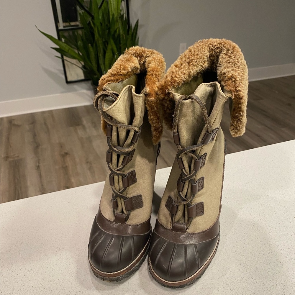 Tory Burch Brown Fleece Ankle Cover Wedge Outdoor Boots 🤎